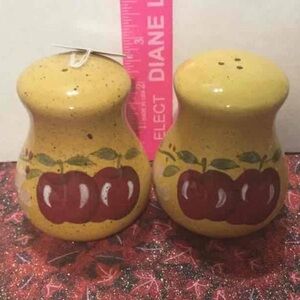 🆕Yellow Porcelain Apple Salt and Pepper Shakers